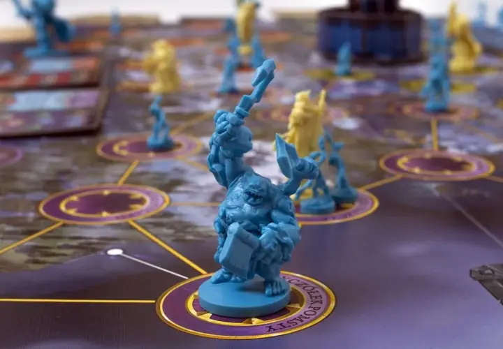War of Warcraft gra planszowa - porównanie mechanik i doświadczeń graczy