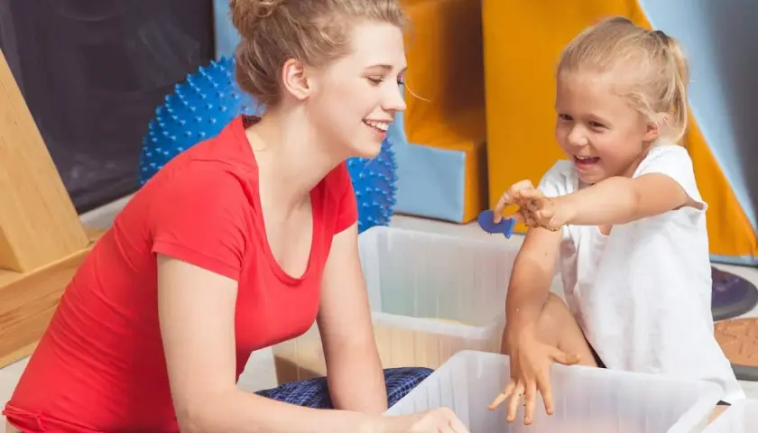 Integracja sensoryczna do jakiego wieku? Kluczowe informacje o diagnozie
